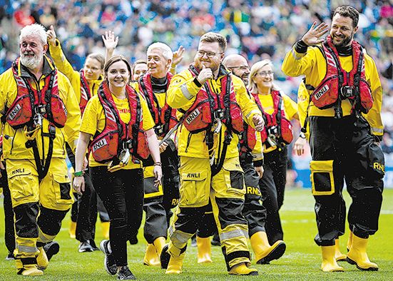 Lochlainn and Nicola grace Croke Park to promote water safety